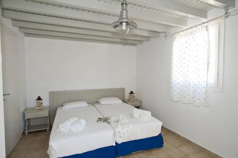 Gryparis Club Apartments Glásztrosz Szálloda